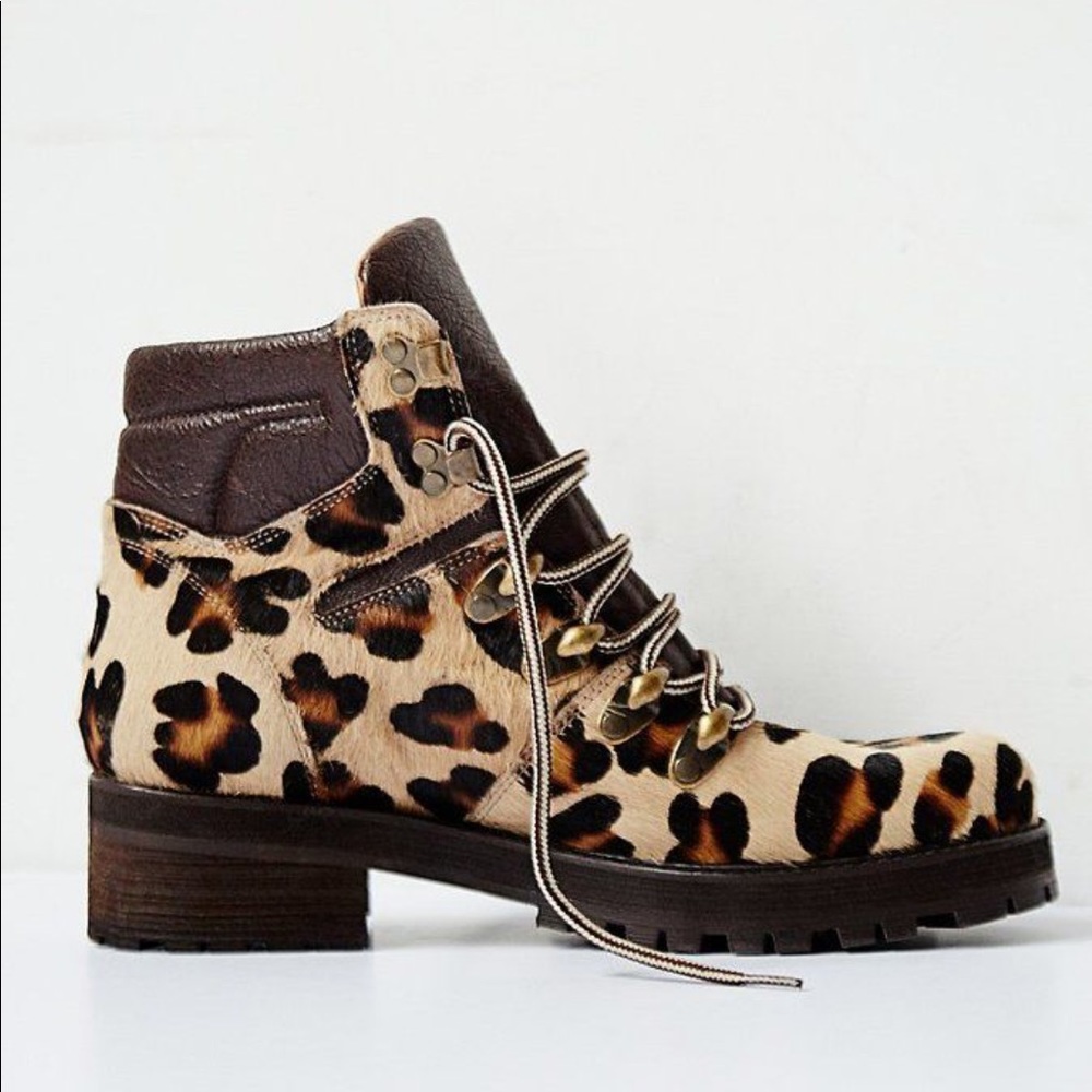 New in box free people icon leopard hiking boot 6